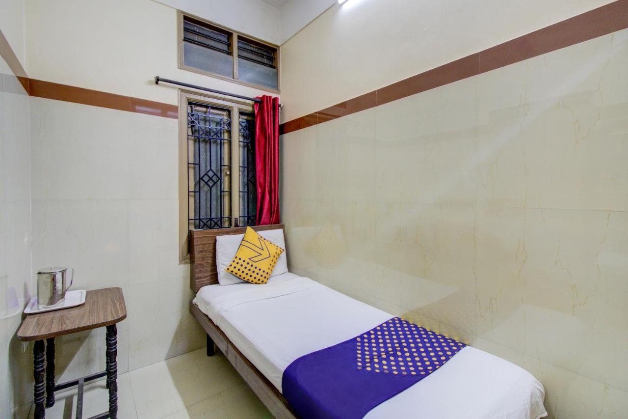 Spot On 75643 Golden Guest House Bangalore Exteriör bild