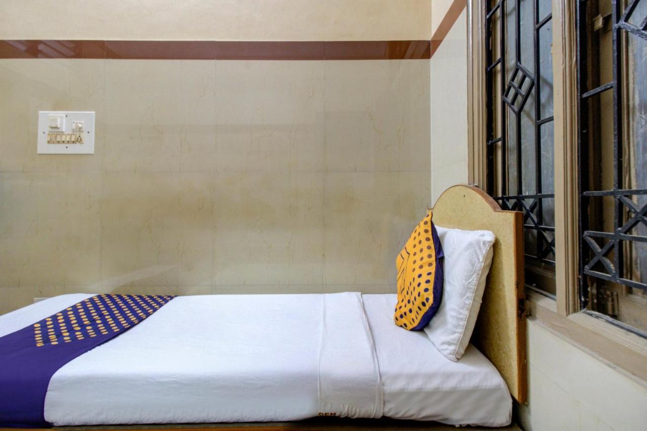 Spot On 75643 Golden Guest House Bangalore Exteriör bild