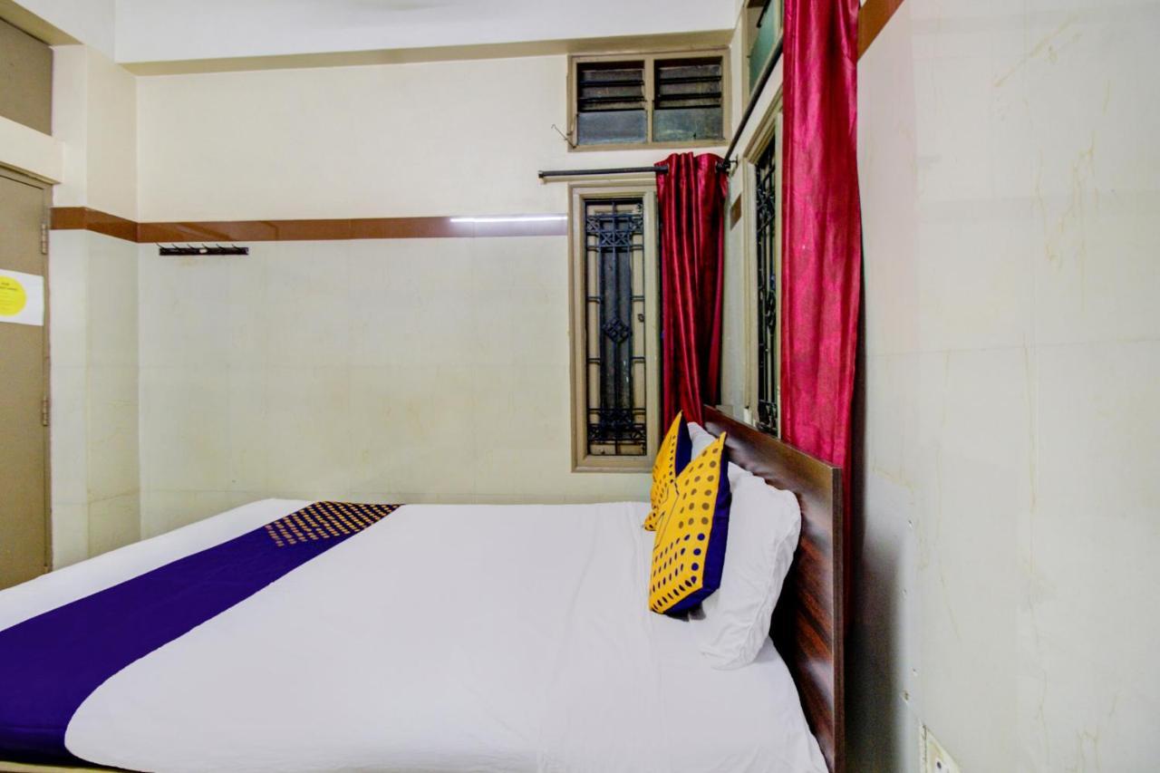 Spot On 75643 Golden Guest House Bangalore Exteriör bild