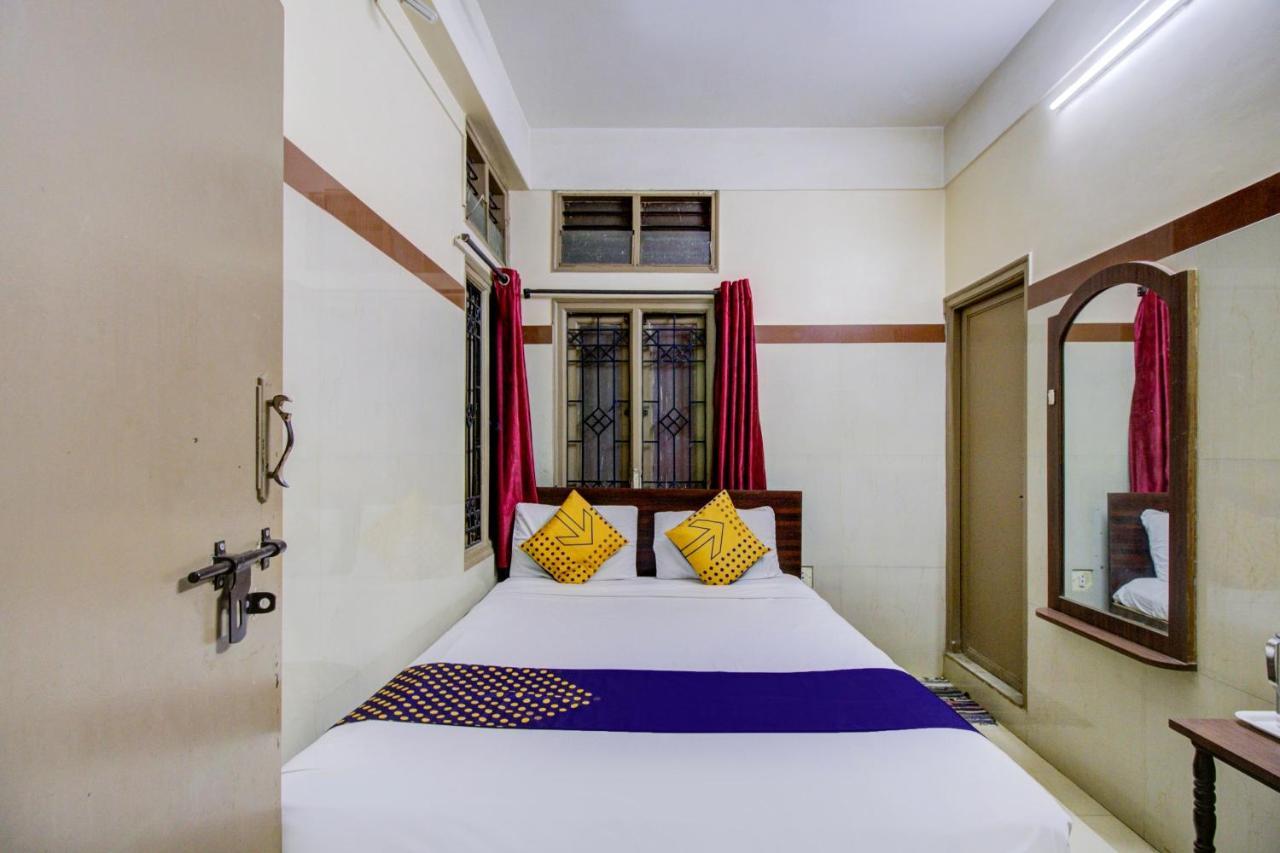 Spot On 75643 Golden Guest House Bangalore Exteriör bild