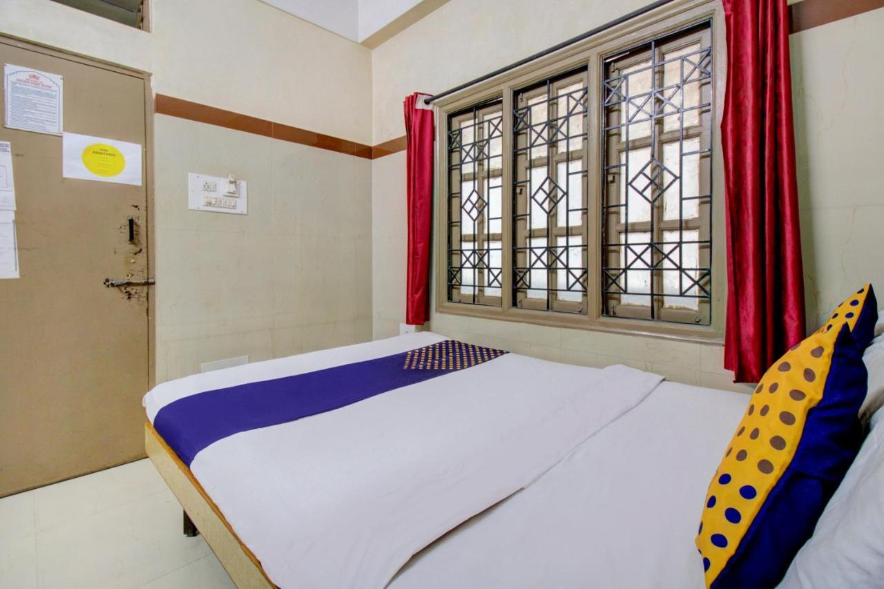 Spot On 75643 Golden Guest House Bangalore Exteriör bild
